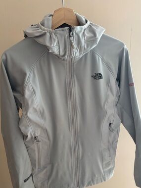 The North Face Women's Light Gray Hooded Softshell Ski Jacket